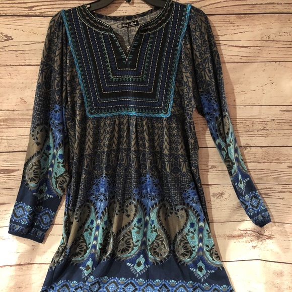 White Mark Dresses & Skirts - White Mark Phebe Embroidered Sweater Dress- Blue